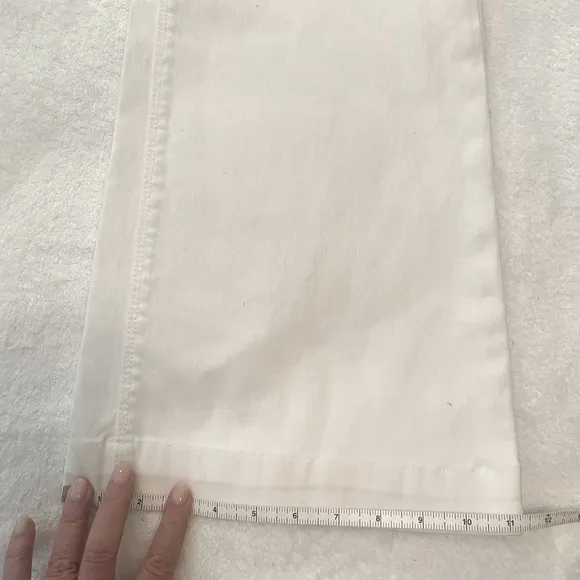 7 for all Mankind Flare Vintage White Wide Leg Sz 28 EUC
