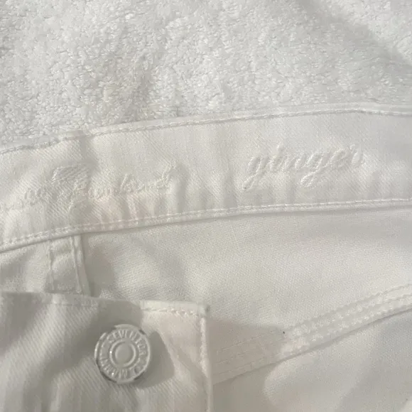 7 for all Mankind Flare Vintage White Wide Leg Sz 28 EUC