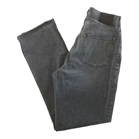 Abercrombie &amp; Fitch The 90s Straight Ultra High Rise Jeans Black size 28