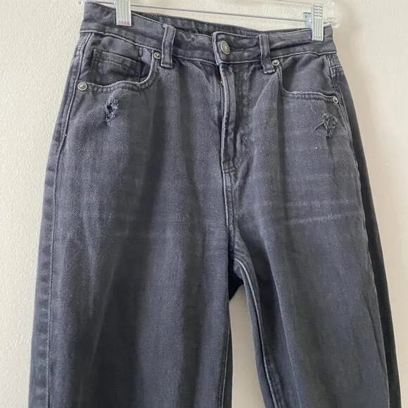 AMERICAN EAGLE black busted knee high rise straight leg jeans