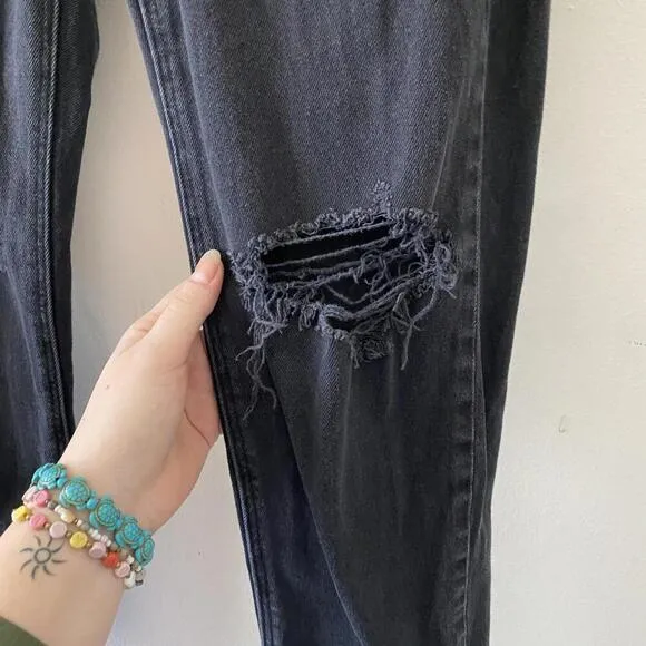 AMERICAN EAGLE black busted knee high rise straight leg jeans