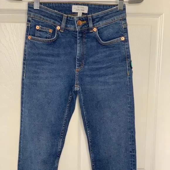 &amp; Other Stories Skinny Jeans Embroidered Rose Jeans Sz US 24