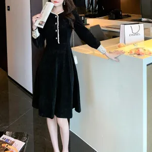 Chic Slimming Dress with Beautiful Paneling Design