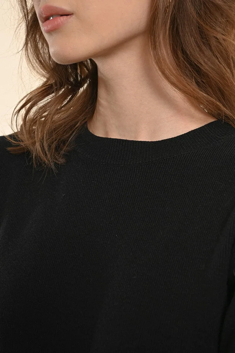 CLOSE-FITTING LONG-SLEEVED SWEATER