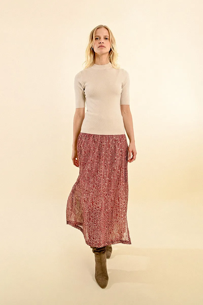 CLOSE-FITTING SHORT-SLEEVED SWEATER