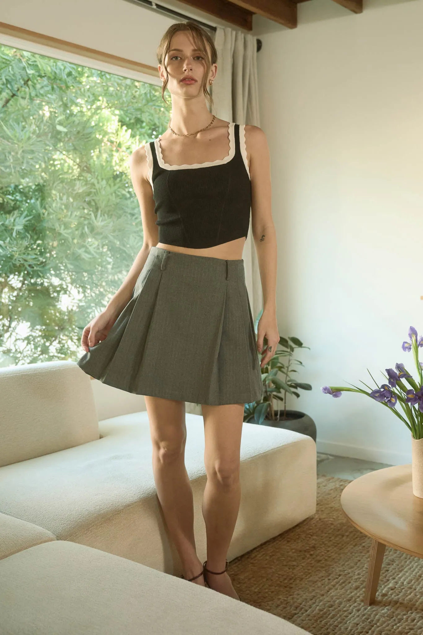CONTRAST SCALLOP TRIM SWEATER KNIT CROP TOP