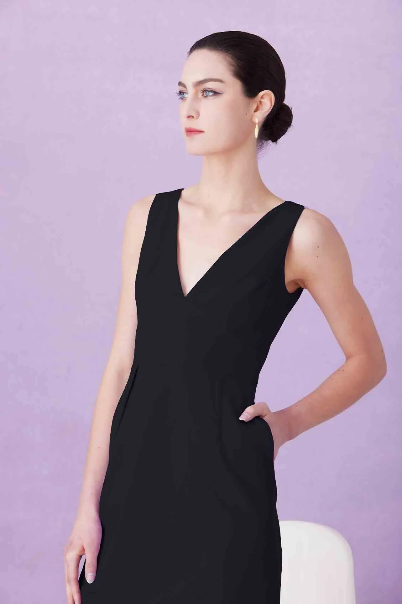 DEEP  V-NECKLINE DRESS
