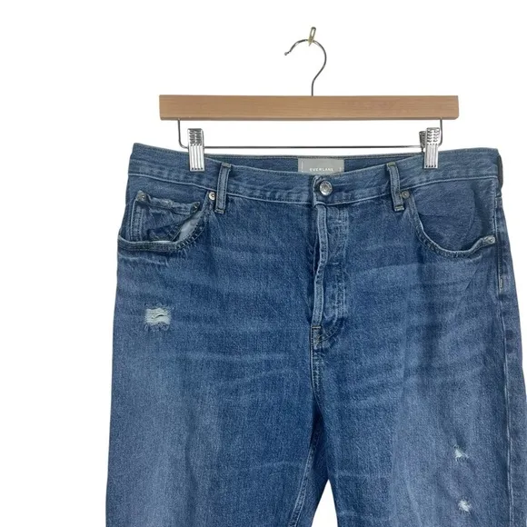 Everlane Women’s The Cheeky Distressed Crop Jean in Medium Wash Size 33
