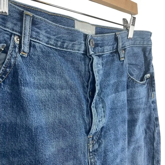Everlane Women’s The Cheeky Distressed Crop Jean in Medium Wash Size 33