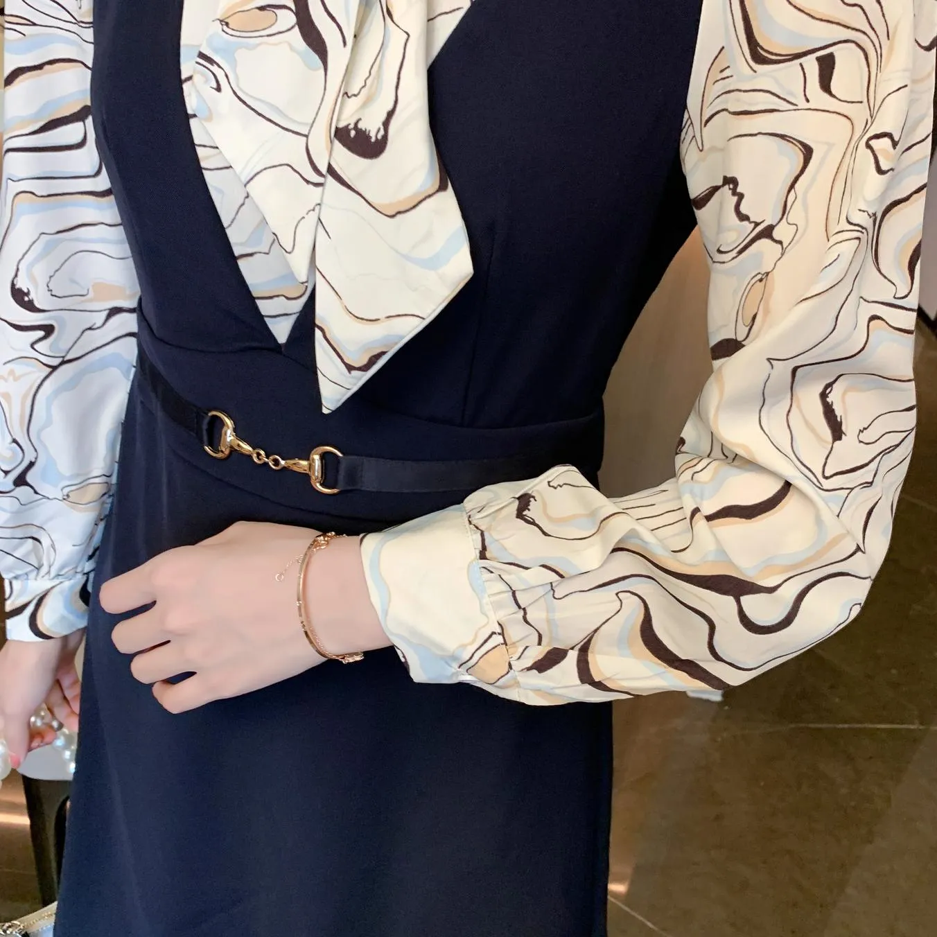 Fashionable and Slimming Women's Tea Dress for Effortless Chic