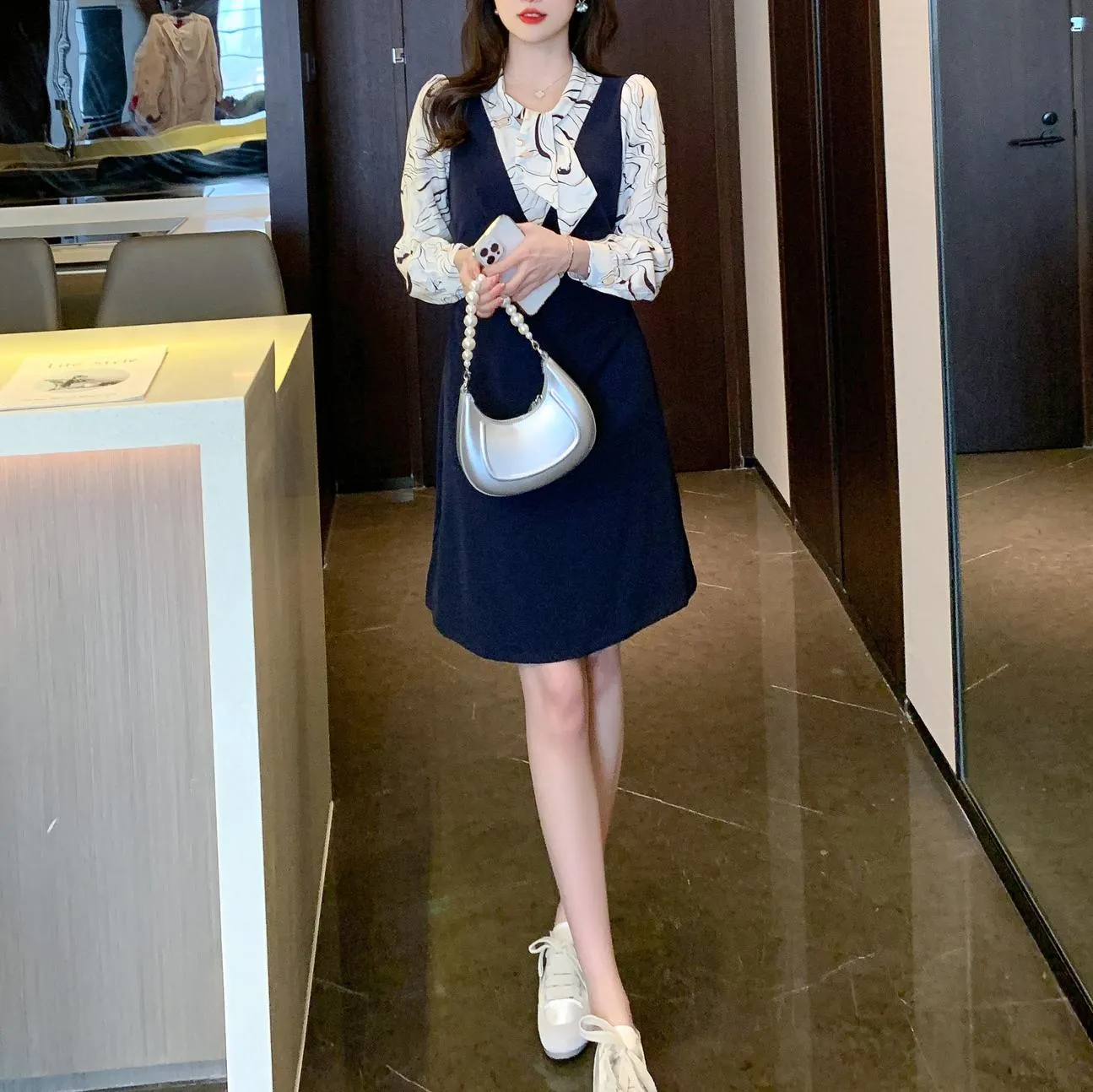 Fashionable and Slimming Women's Tea Dress for Effortless Chic