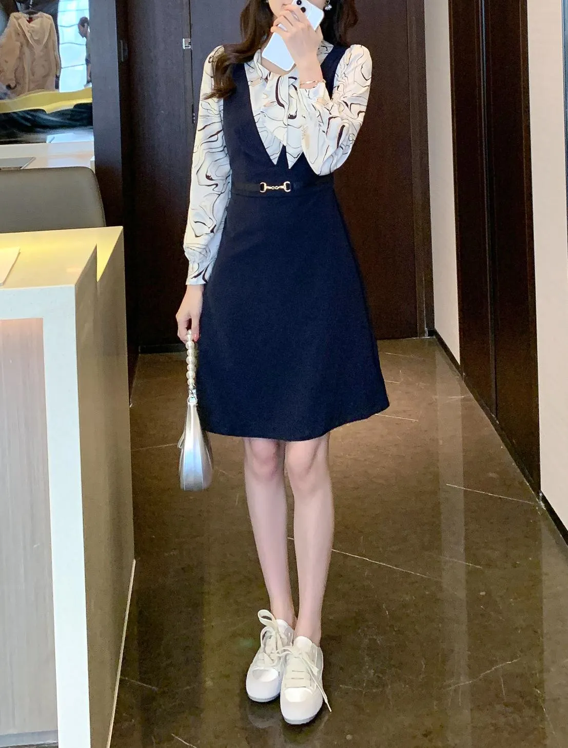 Fashionable and Slimming Women's Tea Dress for Effortless Chic