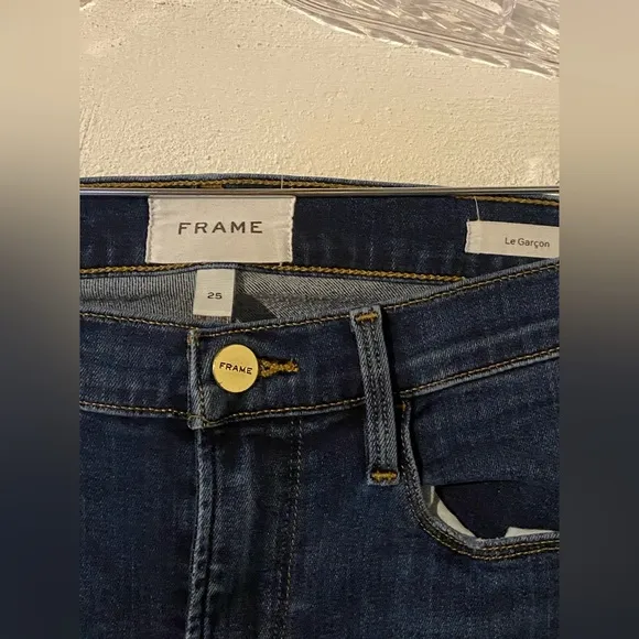 Frame Denim Le Garcon Majesty Straight Mid Rise Blue size 25