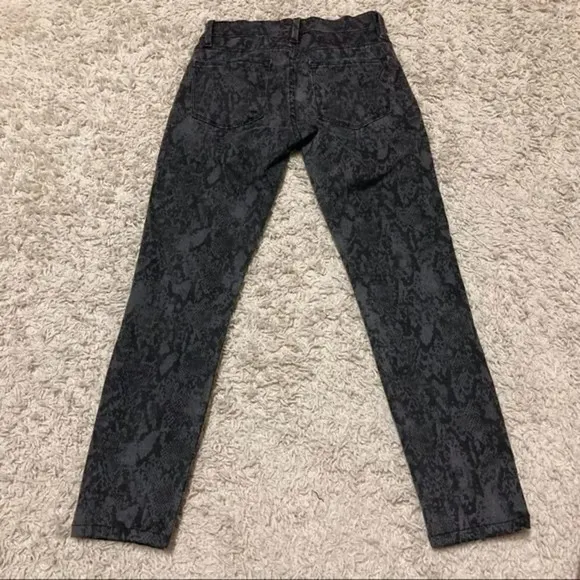 FRAME Le Skinny de Jeanne Python Print Jeans Gray XS Size 25 Snake