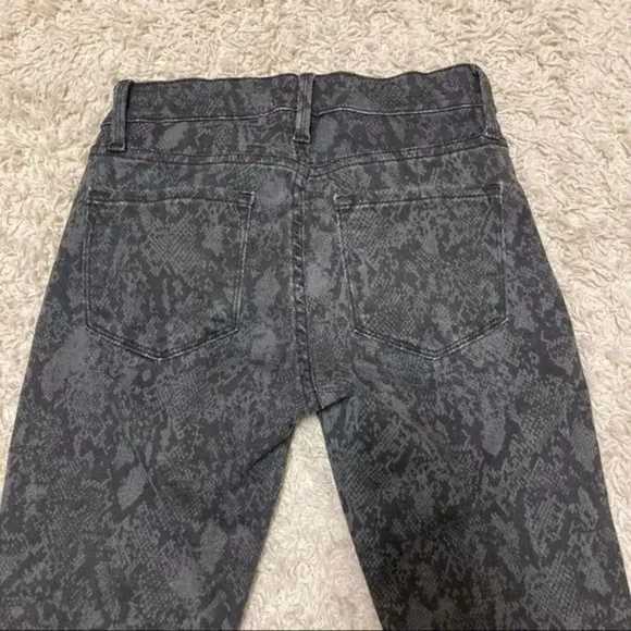 FRAME Le Skinny de Jeanne Python Print Jeans Gray XS Size 25 Snake
