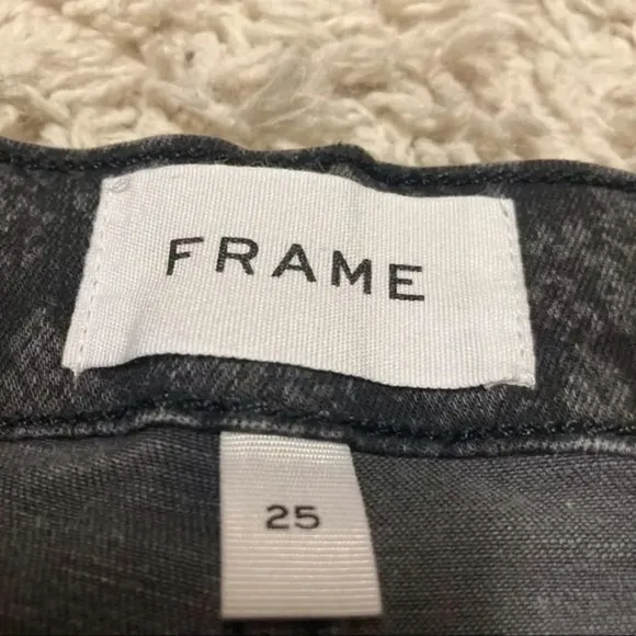 FRAME Le Skinny de Jeanne Python Print Jeans Gray XS Size 25 Snake