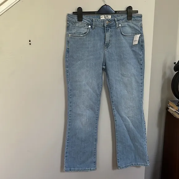 Free People Liv Crop Flare Leg Mid Rise Jeans