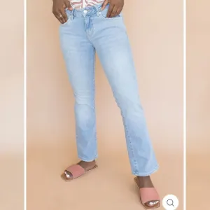 Free People Liv Crop Flare Leg Mid Rise Jeans