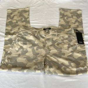 Joe’s Jeans Nico Midrise Straight in light Tan Camo print