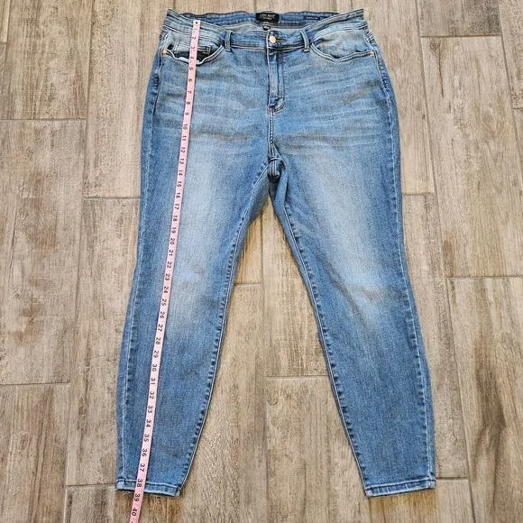 Judy Blue Jeans Womens Size 20W Skinny Fit Light Wash Denim Stretch Ankle