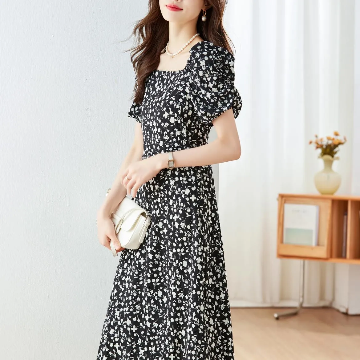 Knee-Length French Style Mid Floral Dress
