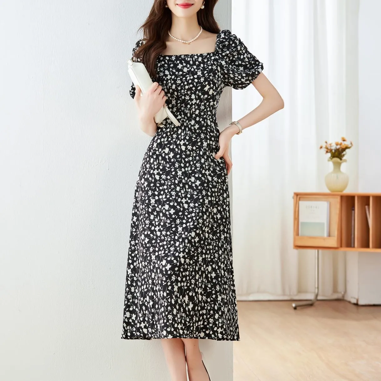 Knee-Length French Style Mid Floral Dress
