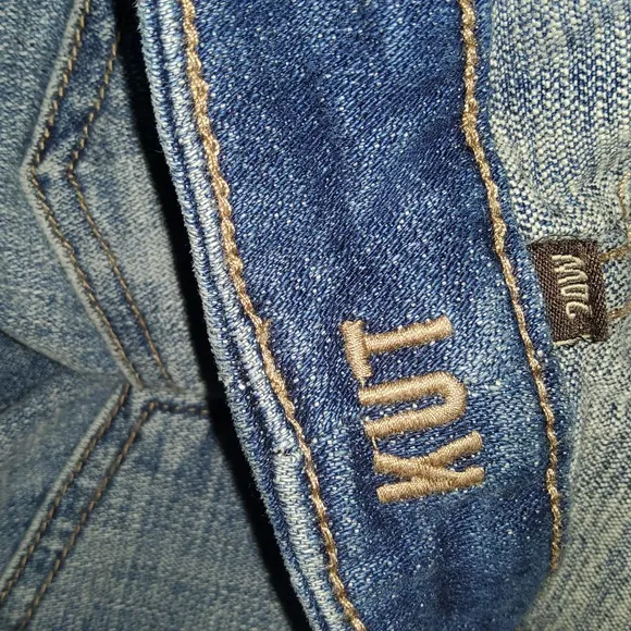 Kut from the Kloth High Rise Ankle Straight Leg Distressed Crop Denim Jeans 24W