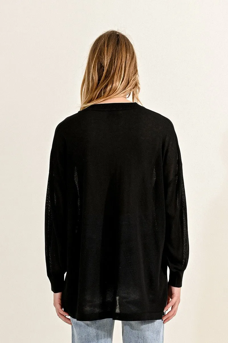 LARGE V-NECK SWEATER