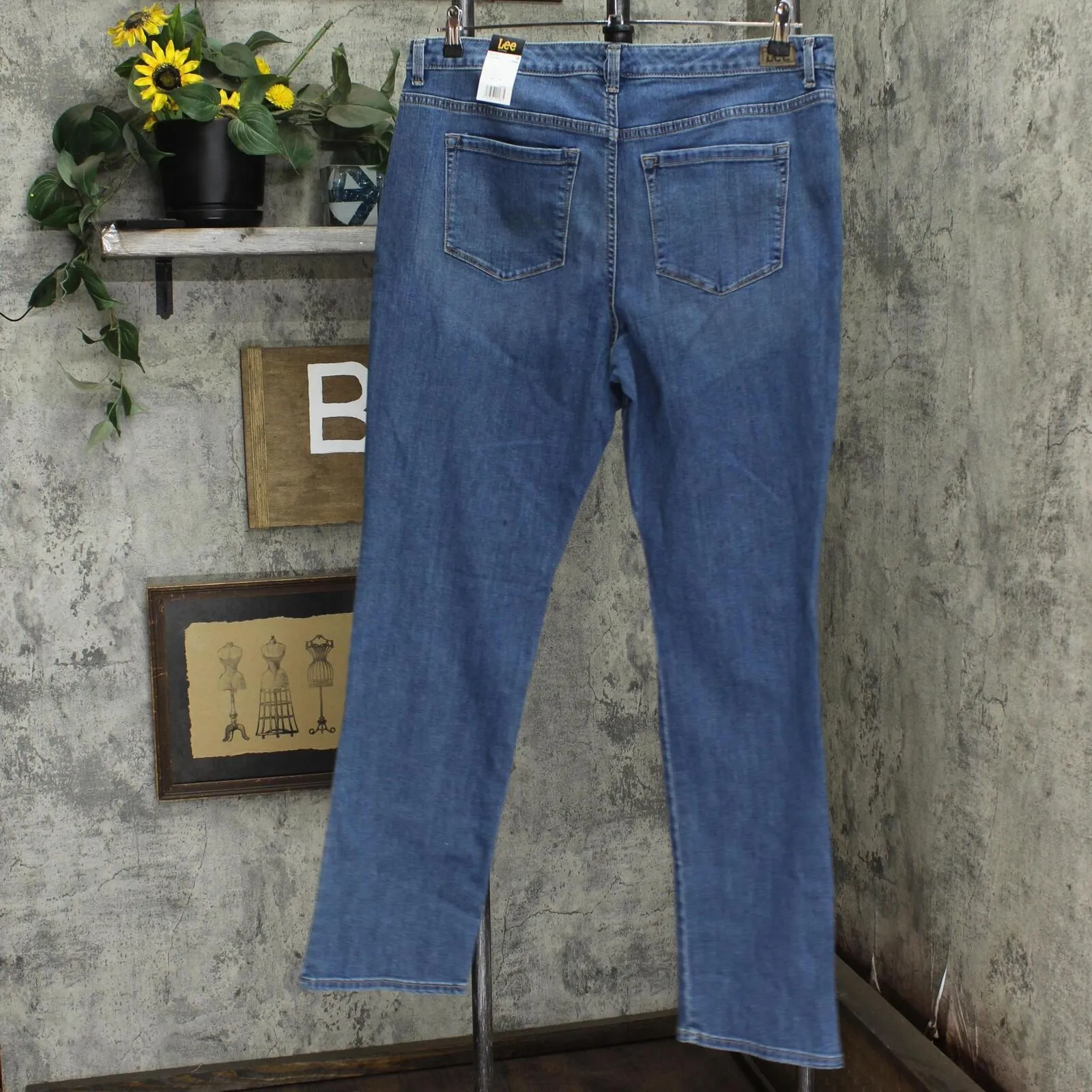 Lee Women's Missy Instantly Slims High Waisted Straight-Leg Jean 8598725