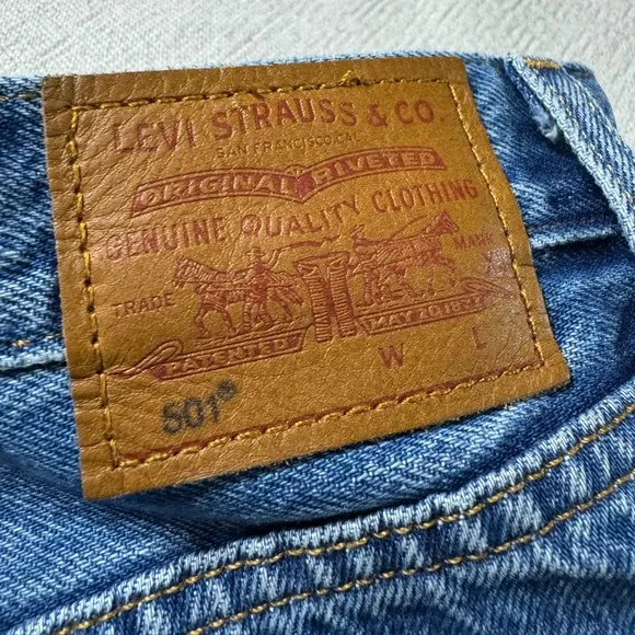 Levi’s 501 Medium Blue Exposed Button Fly Straight Leg Ankle Jeans 27