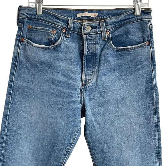 Levi’s Wedgie High Waist Crop Leg Medium Wash Jeans Size 30