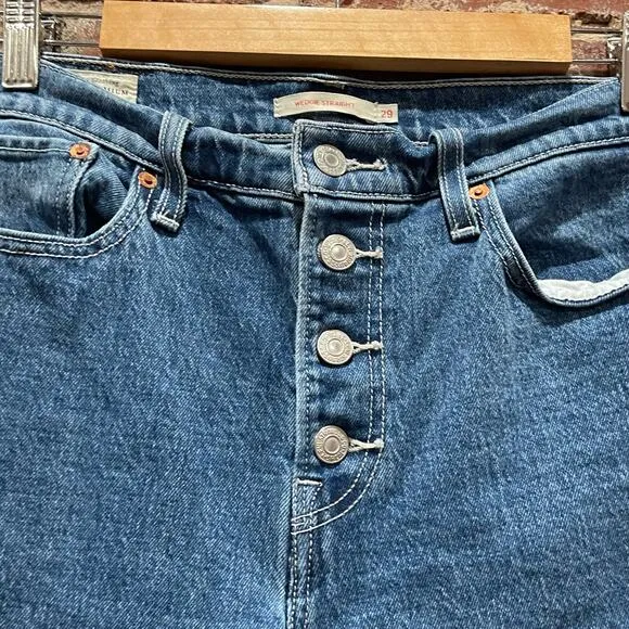 Levi's Wedgie Straight Button Fly Jeans Size 29
