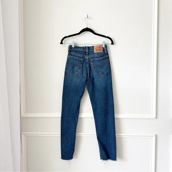 Levi's Wedgie Straight Leg Busted Knee Jeans in Queen of Meadow sz 25