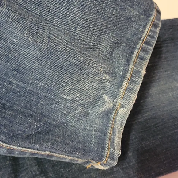 Like New Abercrombie &amp; Fitch Straight Leg Blue Fade Wash Erin Jeans
