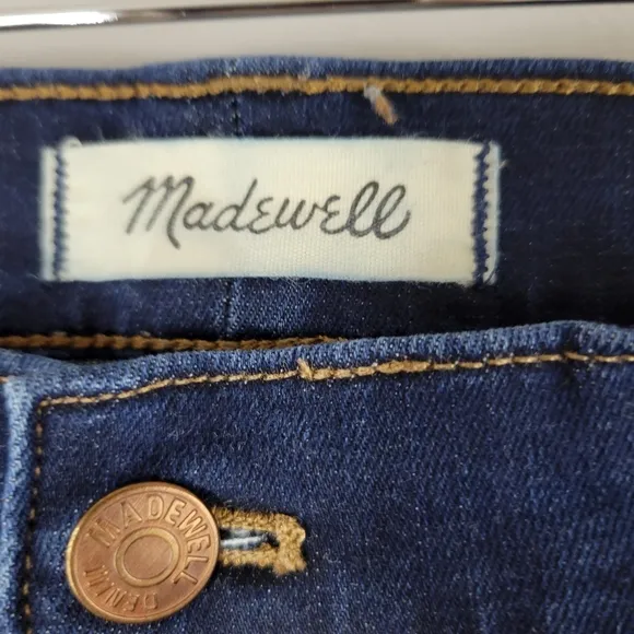 MADEWELL 9&quot; Mid-Rise Skinny Jeans in Larkspur Wash: TENCEL Denim Edition