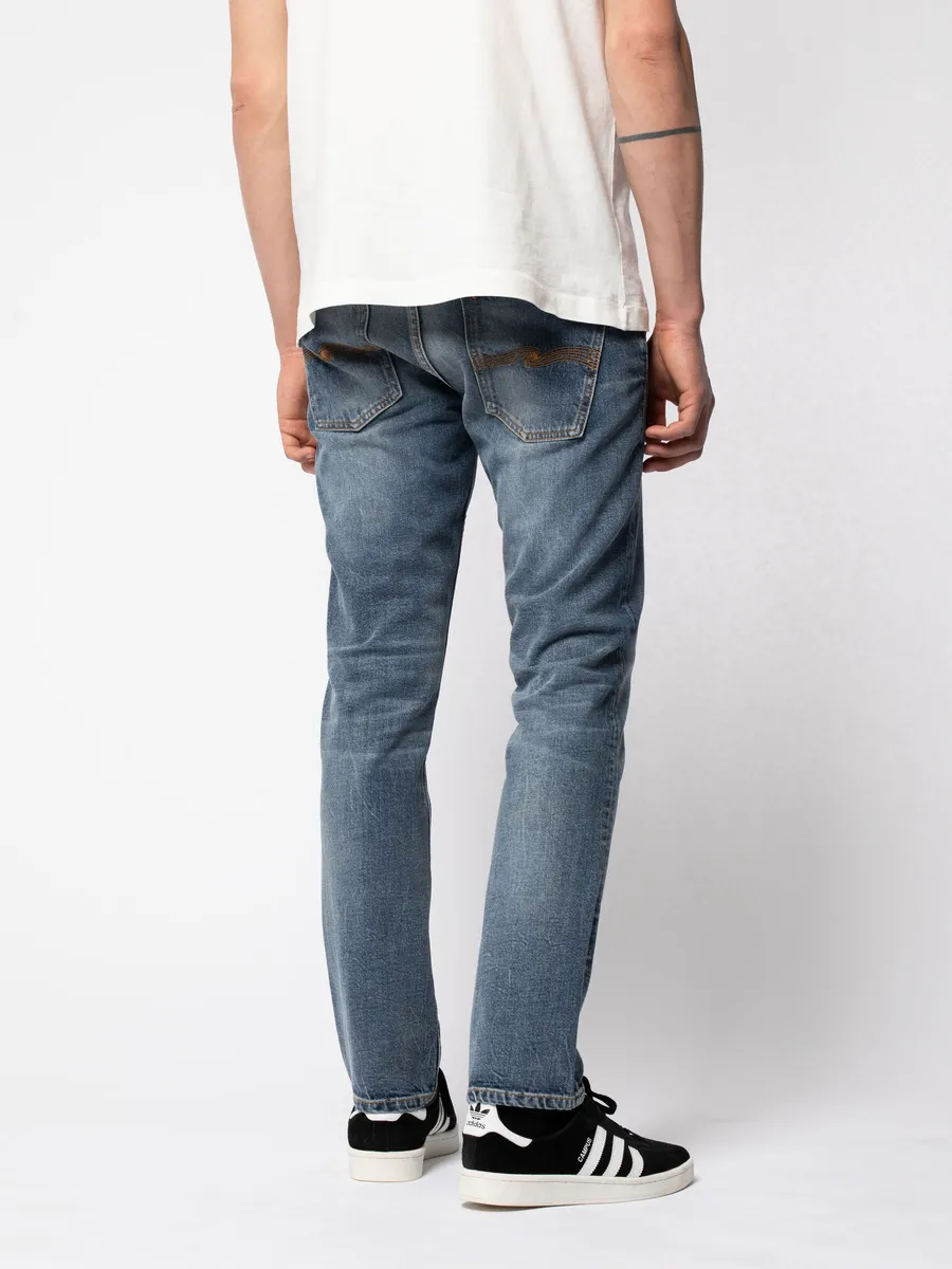 【Nudie Jeans】合身小直筒／13oz／Grim Tim Worn Sonic