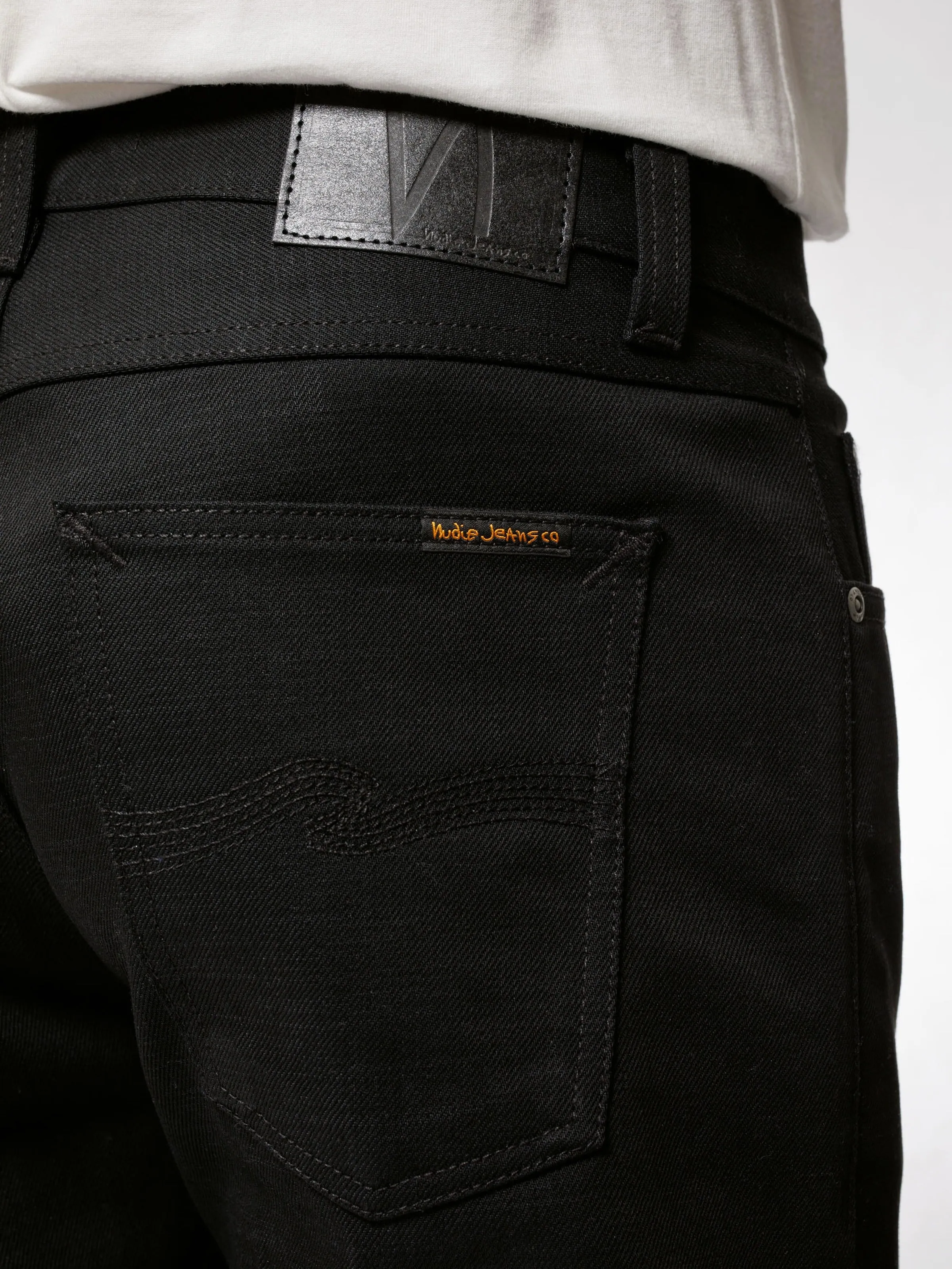 【Nudie Jeans】Gritty Jackson Dry Black YD 12.5 oz 復刻中腰直筒牛仔褲