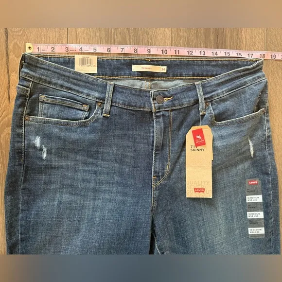 NWT Levi’s 711 Skinny Mid Rise Jeans Women’s Size 34