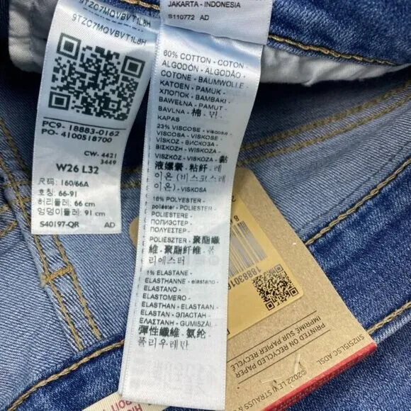 NWT LEVI'S 724 High Rise Slim Straight Jeans 26