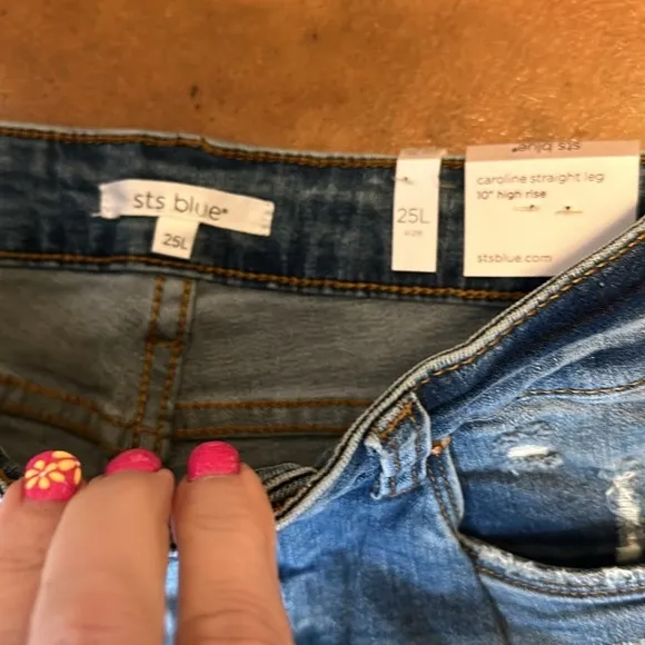 NWT STS Blue jeans. Size 25. Waist flat 13. Inseam 28”. Rise 10”