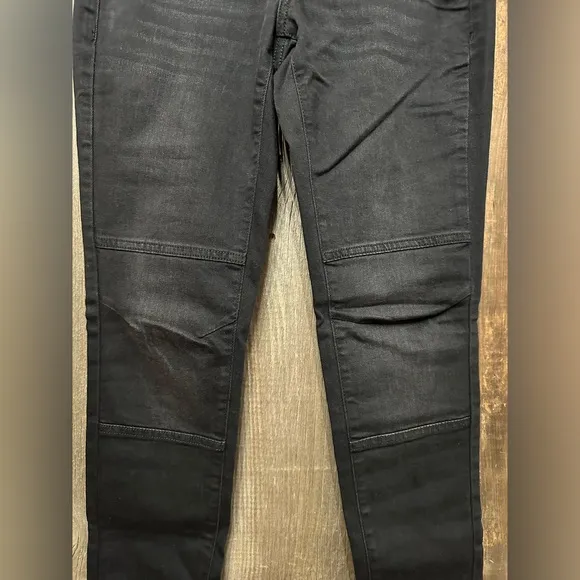 Old Navy Low Rise Rockstar Moto Skinny Jeans in Black Size 4 Regular