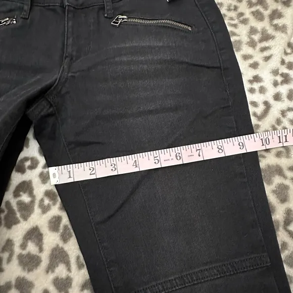 Old Navy Low Rise Rockstar Moto Skinny Jeans in Black Size 4 Regular