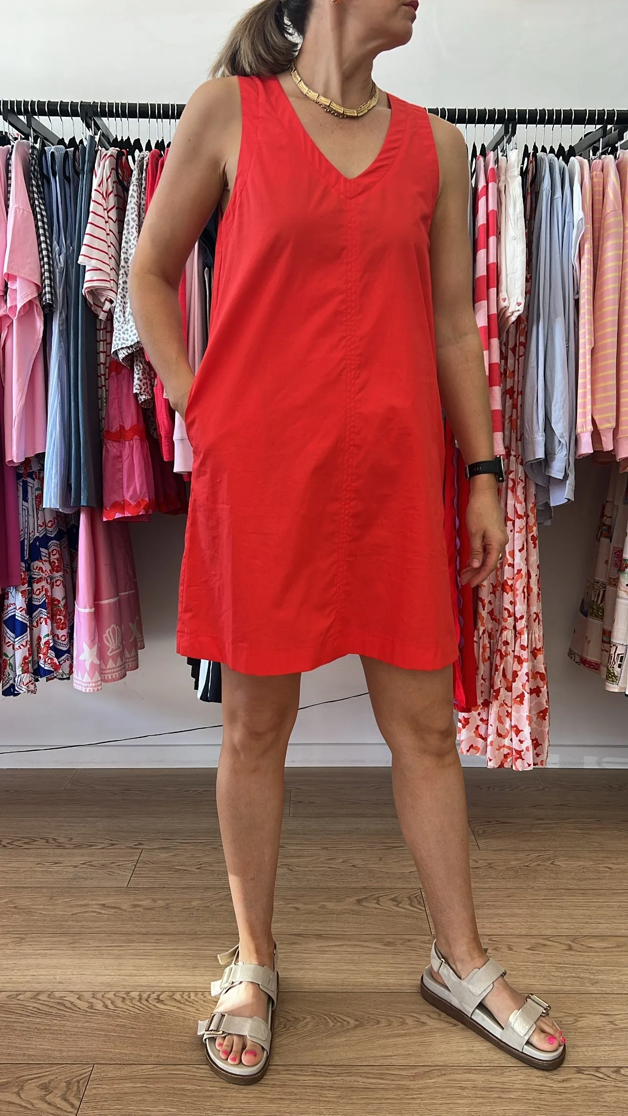 REEVE SHIFT DRESS || RED