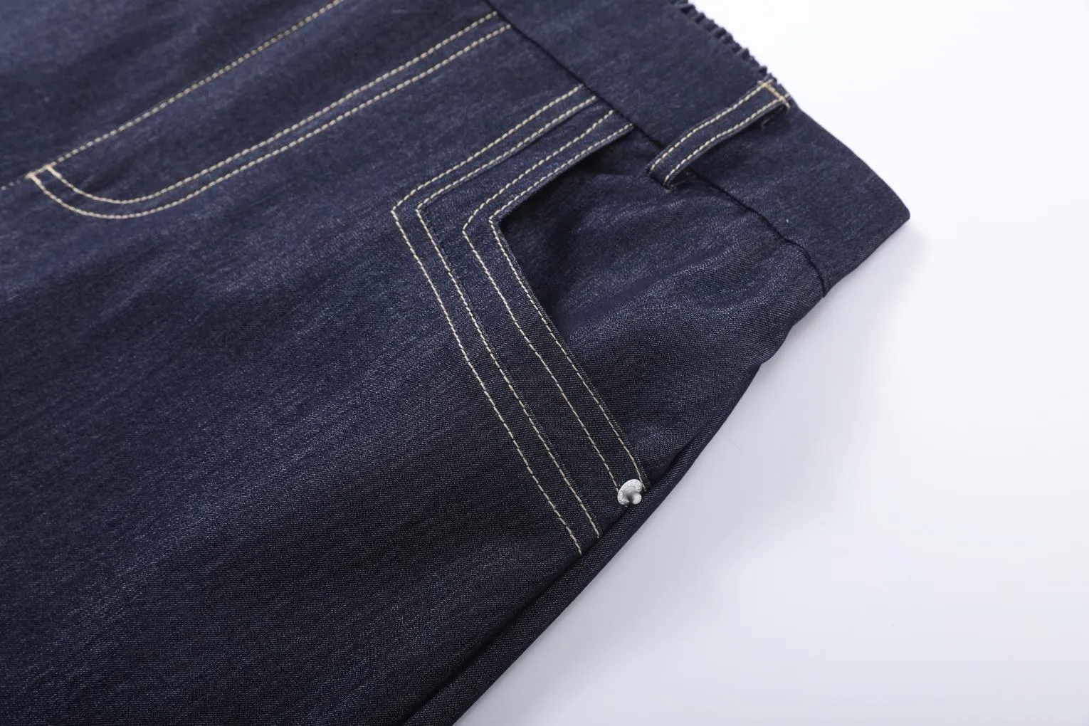 Relaxed-Fit Wide Leg Jeans with Double Stitching for Comfortable Style