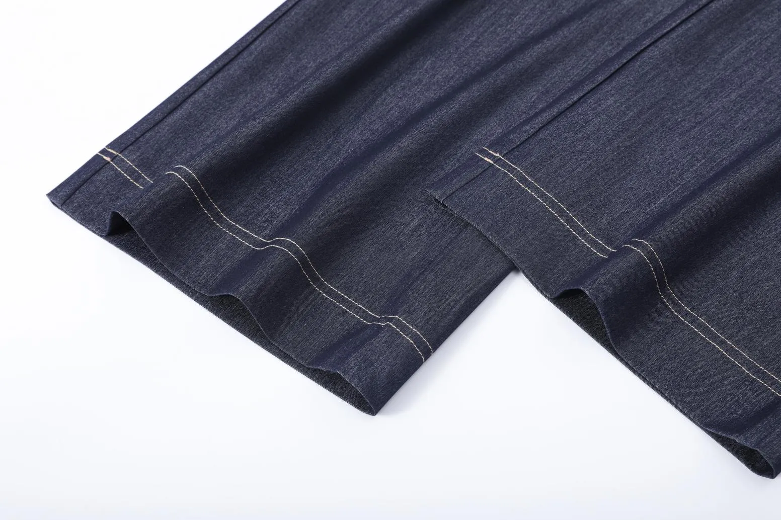 Relaxed-Fit Wide Leg Jeans with Double Stitching for Comfortable Style