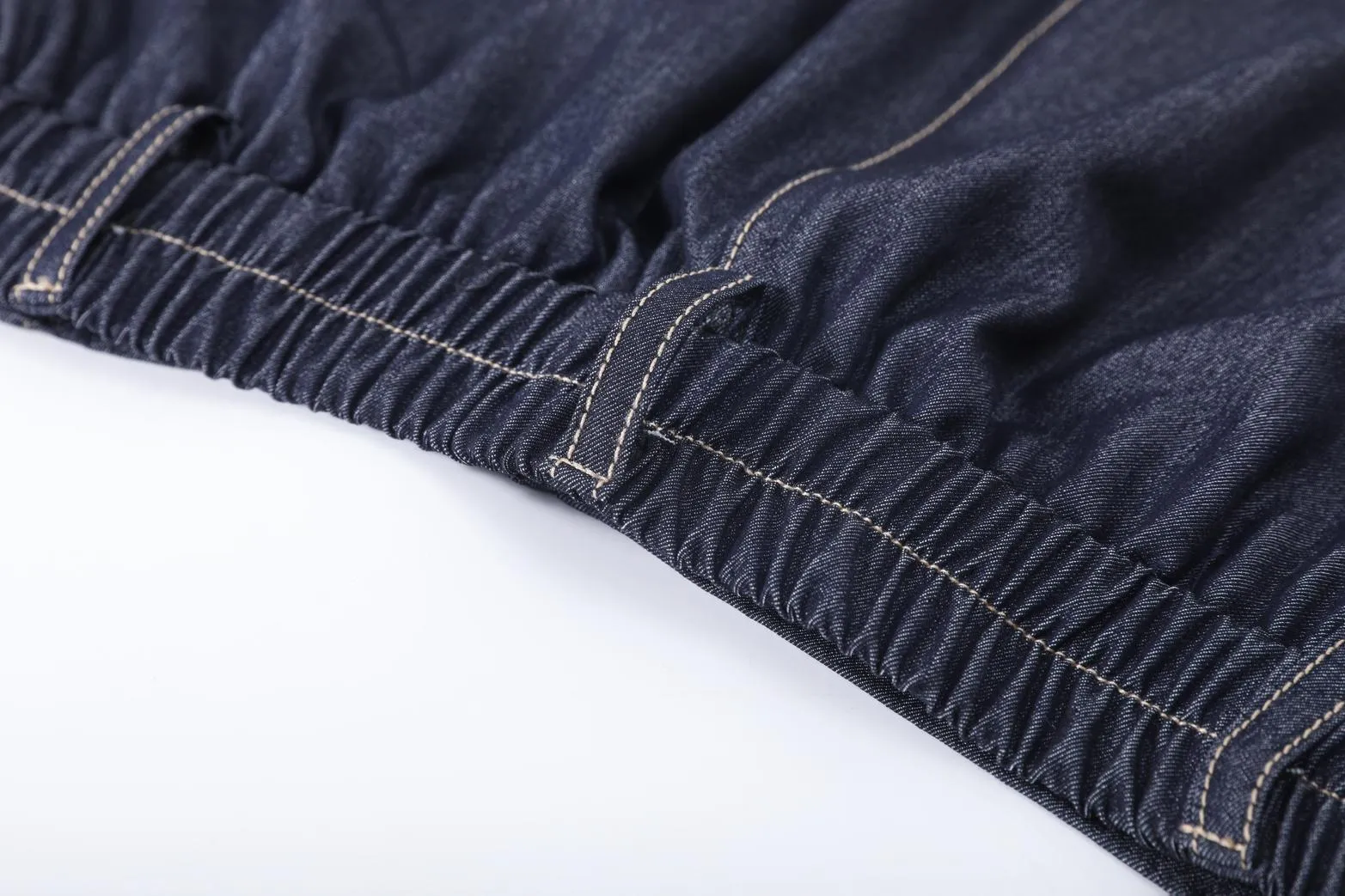 Relaxed-Fit Wide Leg Jeans with Double Stitching for Comfortable Style