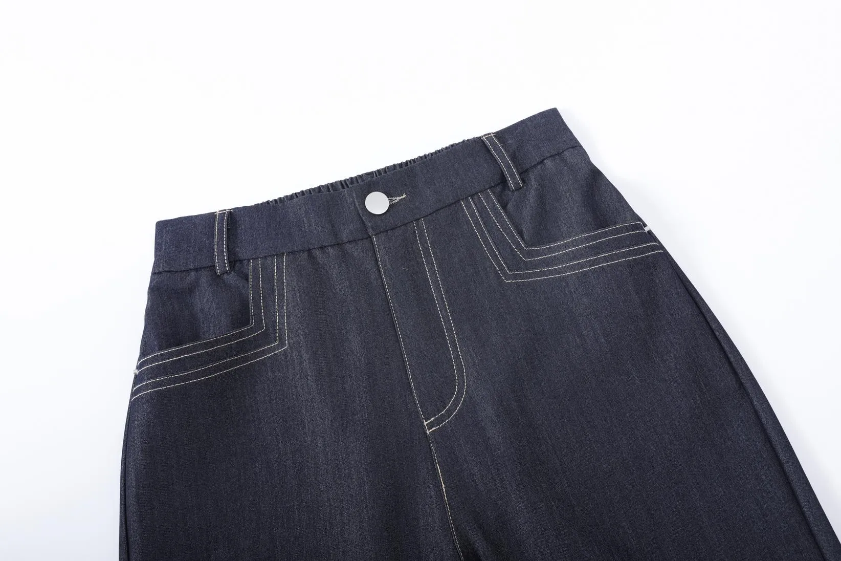 Relaxed-Fit Wide Leg Jeans with Double Stitching for Comfortable Style