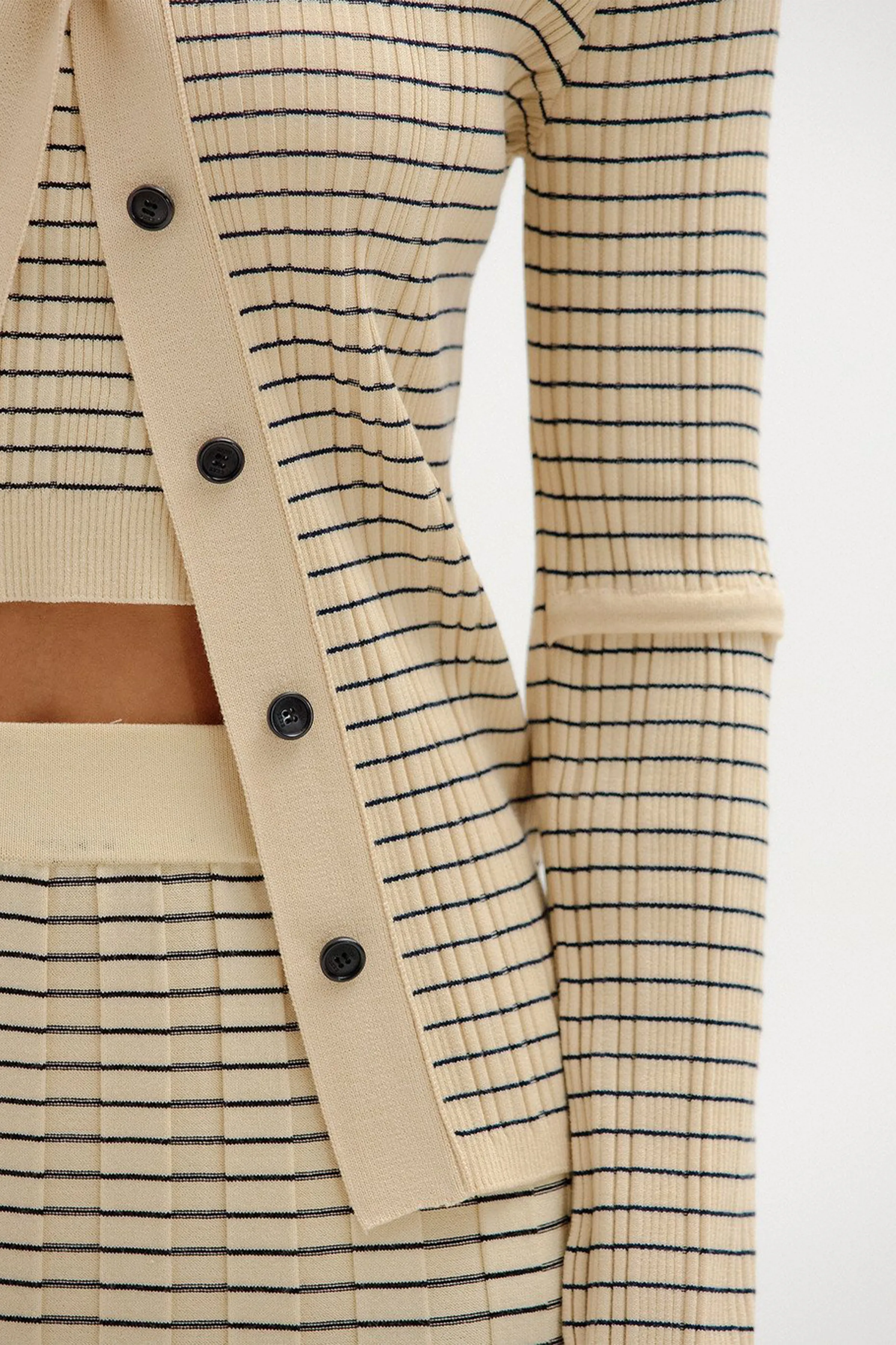SINKY RIBBED KNIT CARDIGAN