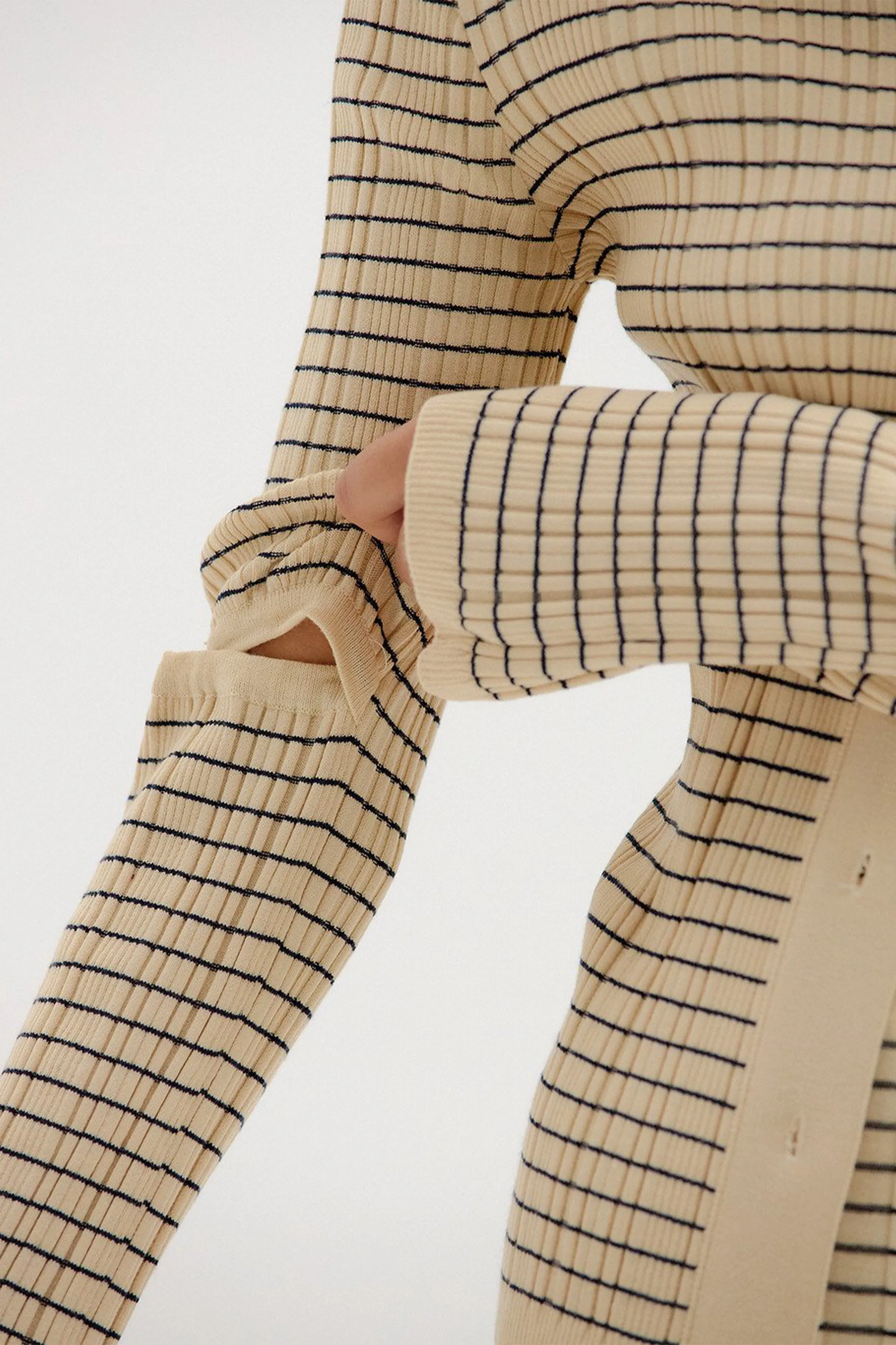 SINKY RIBBED KNIT CARDIGAN