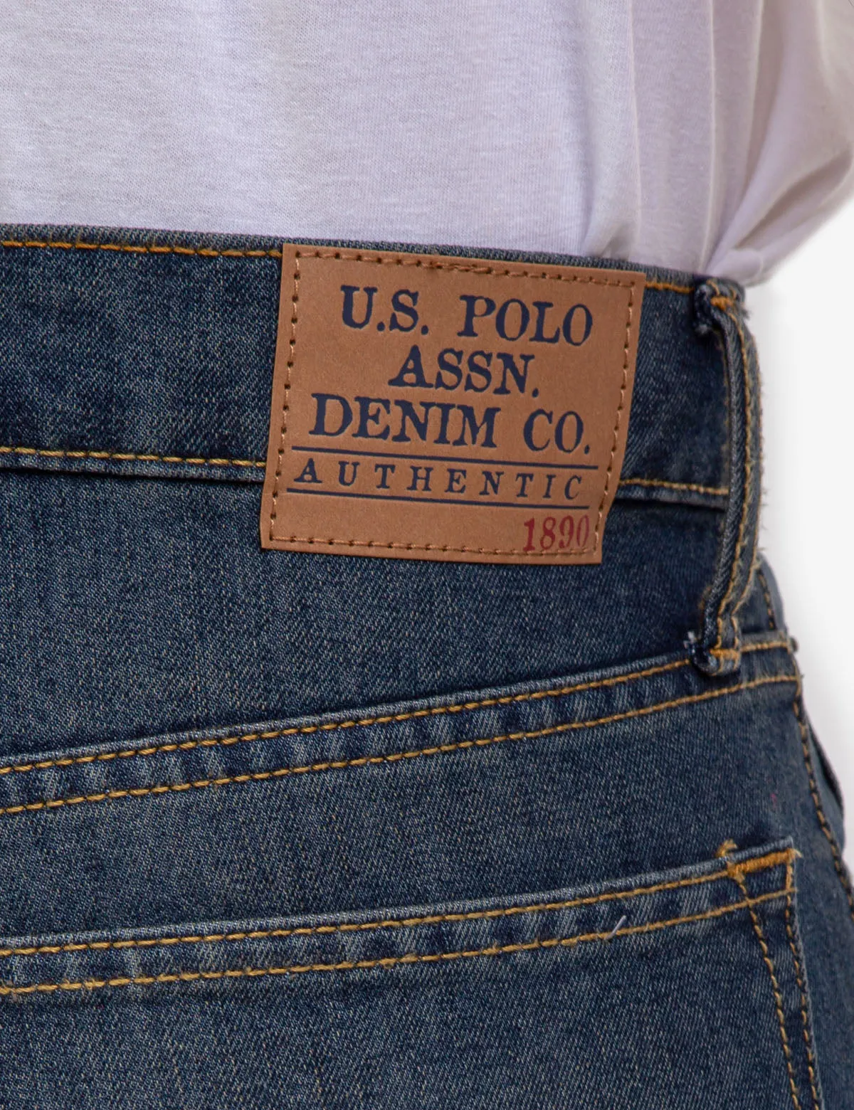 SLIM STRAIGHT FIT JEANS